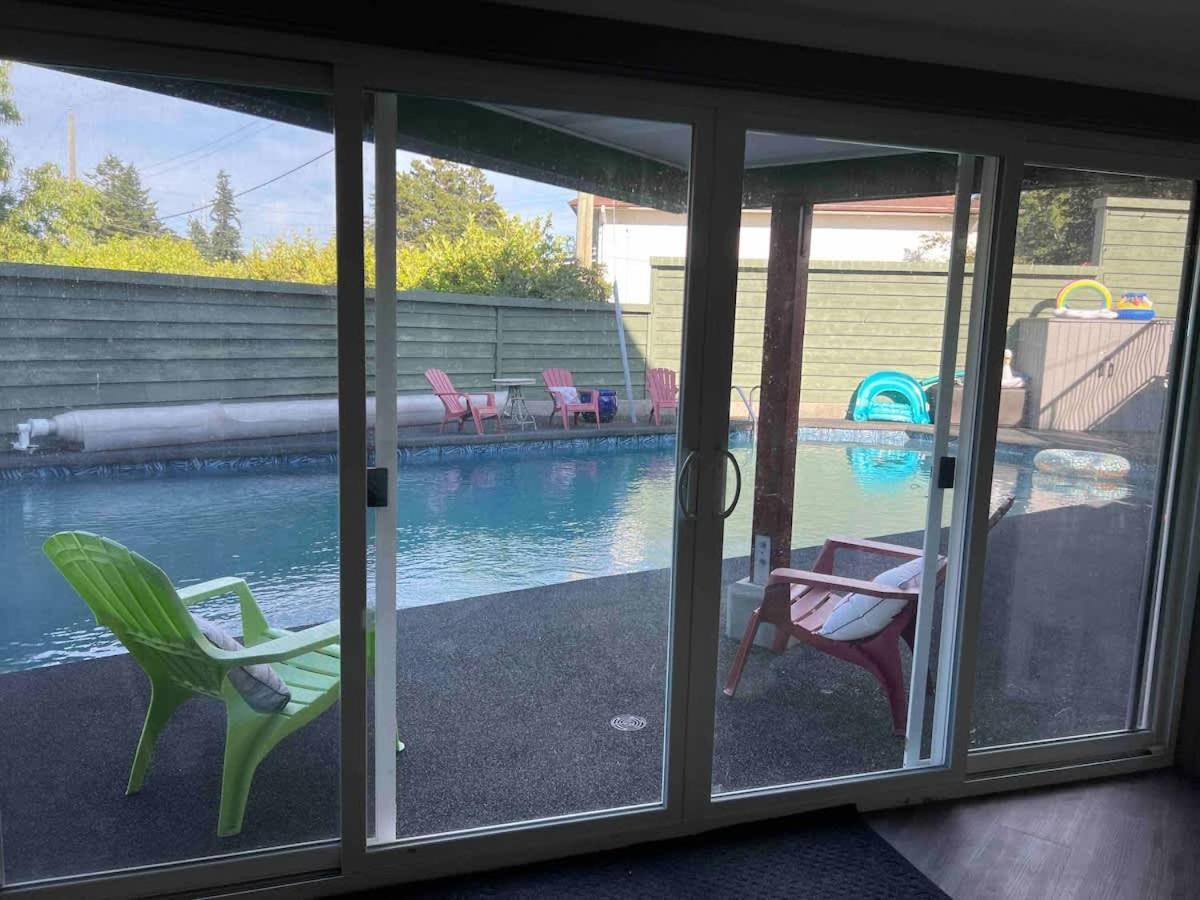 Tranquil Oasis 2 Bedroom Suite With Pool View Victoria Exterior photo