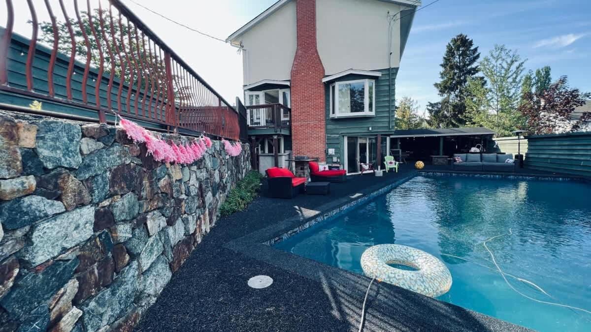 Tranquil Oasis 2 Bedroom Suite With Pool View Victoria Exterior photo